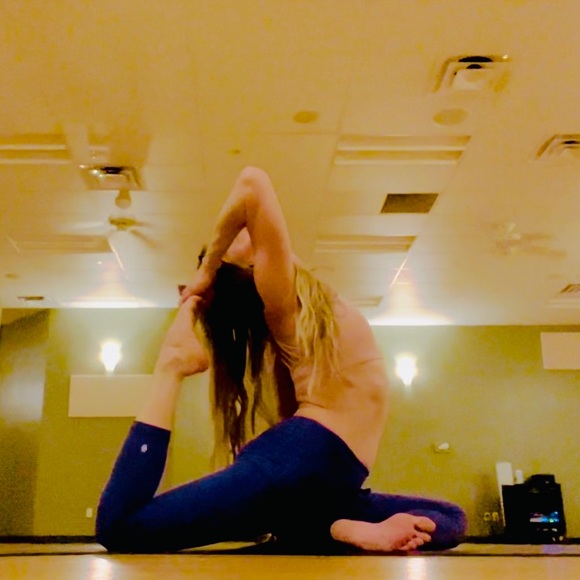 Meet your Posher, Kira - Picture 3 of 7